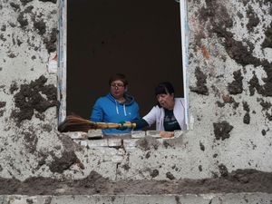 Supporting image for story: Ukrainian army chief reports tactical retreat in the east