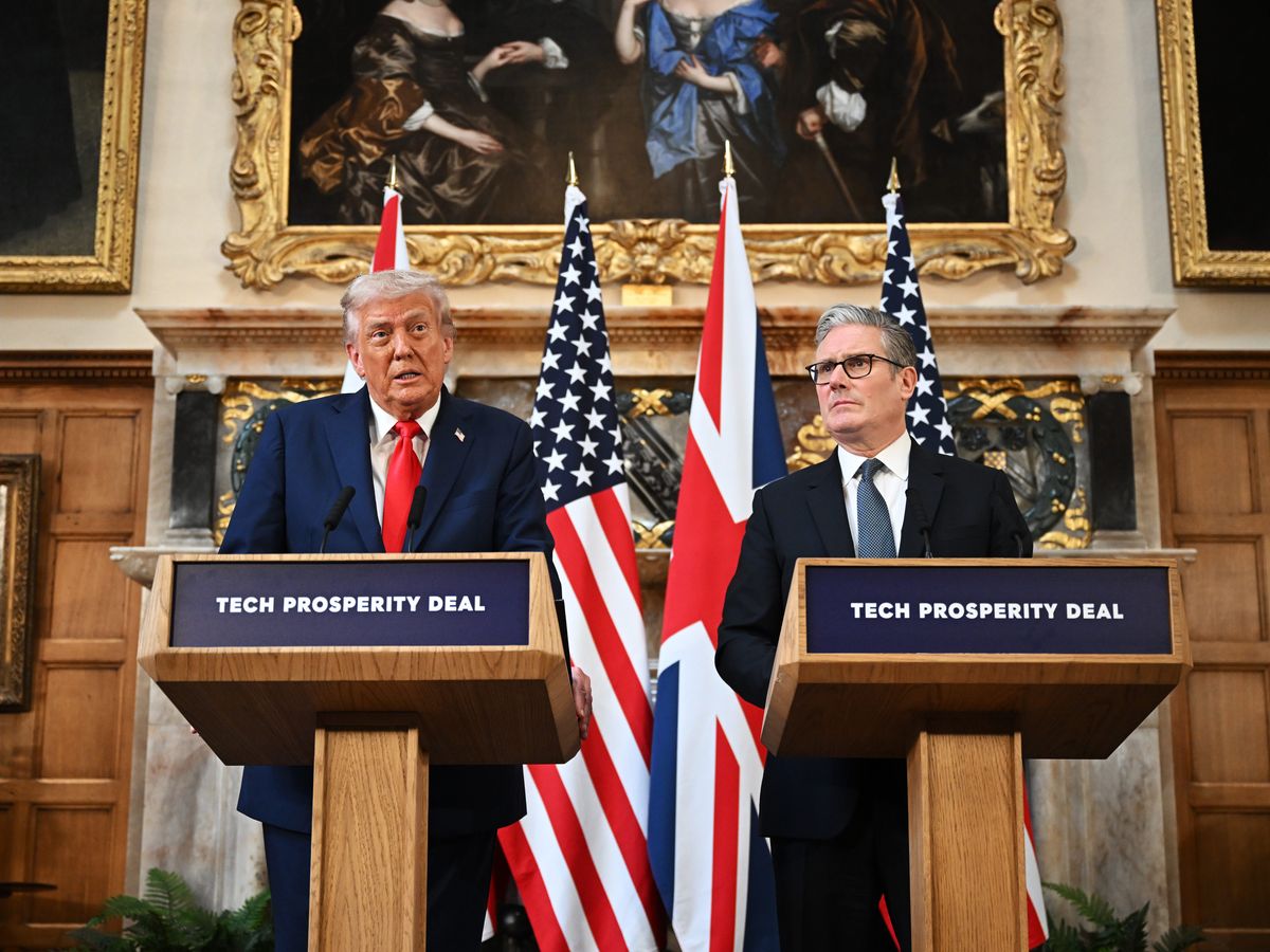 Starmer and European leaders angry at Trump plan to apply tariffs over Greenland