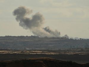 Supporting image for story: Israel plans to seize Gaza under new plan, officials say