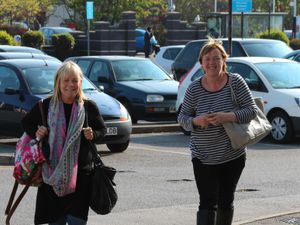 Supporting image for story: Linda Robson says former co-star Pauline Quirke is ‘happy’ despite dementia