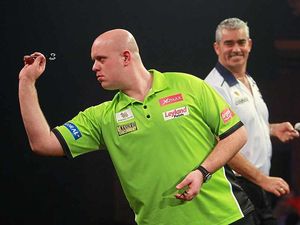 Supporting image for story: Van Gerwen masterclass