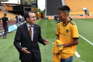 Dongda He with Wolves chairman Jeff Shi (pic courtesy of Wolves)