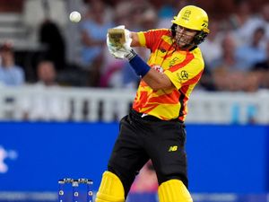 Supporting image for story: Joe Root helps book Trent Rockets a place in Hundred play-offs