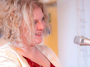 Supporting image for story: Wendy Kirkland brings compelling live performance to Lichfield - review