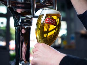 Supporting image for story: Thousands of pubs set to reopen next week