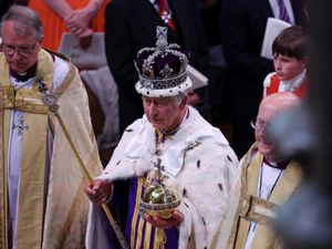 Supporting image for story: Crowned King switches into purple tunic and robes for Abbey finale