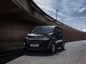 Supporting image for story: Citroen confirms pricing for e-Spacetourer