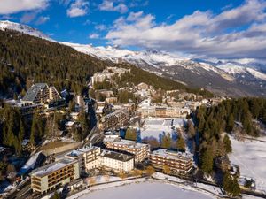 Supporting image for story: King ‘greatly saddened’ by Swiss bar fire tragedy