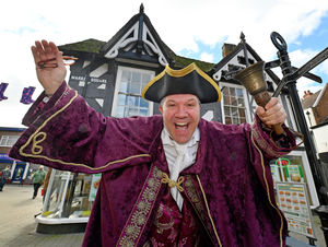 Supporting image for story: WATCH: Wellington celebrates Charter Day again after last year's Covid break