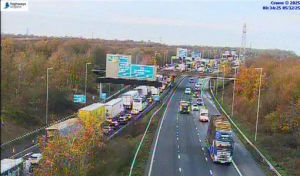 M6 delays after vehicle overturns