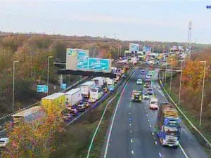 Supporting image for story: M6 lane closures and long delays after vehicle overturned near Birmingham