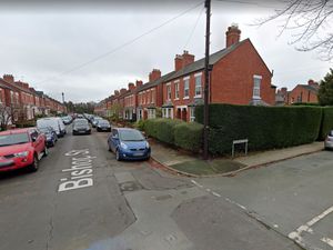 Supporting image for story: Shrewsbury residents fed up of being kept in the dark with no street light for a year
