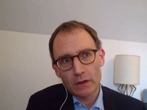 Supporting image for story: ‘Between 20,000 and 30,000 lives could have been saved with earlier lockdown’