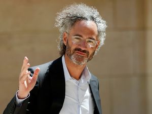 Supporting image for story: Palantir sees first billion dollars in quarterly sales amid US spending cuts