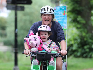 Supporting image for story: World Bike Girl among mass of riders as 200 get in the saddle to celebrate cycling in Shrewsbury