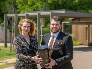 Supporting image for story: You can now scatter your late loved ones' ashes in space