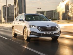 Supporting image for story: Skoda Octavia range expanded with plug-in hybrid variant