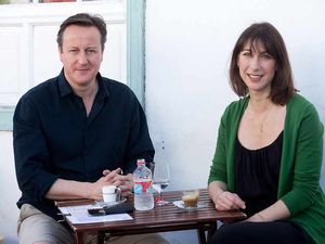 Supporting image for story: Poll: Should couples share the purse strings when on a date?