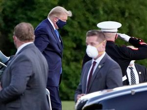 Supporting image for story: Trump in ‘exceptionally good spirits’ as he remains in hospital with Covid-19