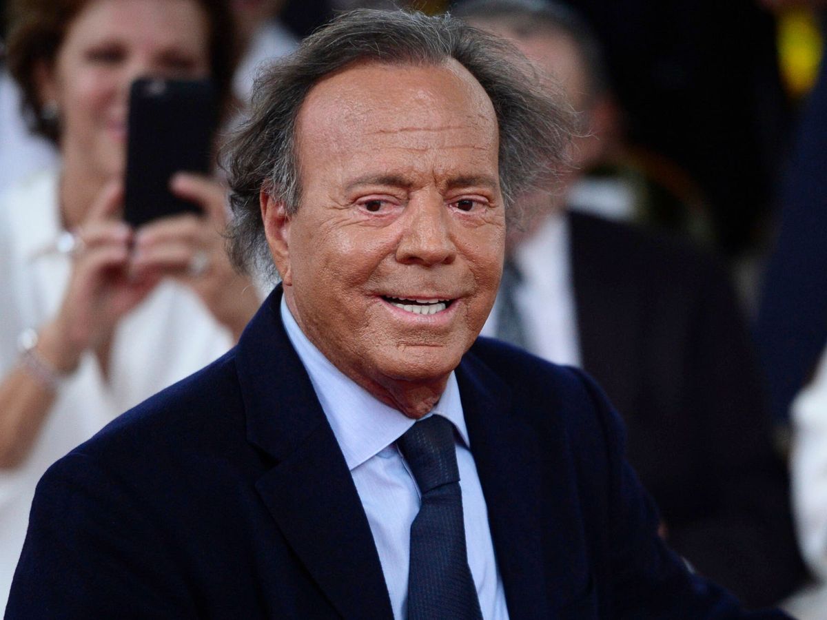 Spanish prosecutors drop sexual assault complaint against Julio Iglesias