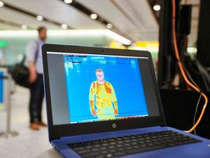 Supporting image for story: Heathrow boss calls for risk-based approach to get people flying again