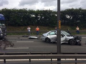Supporting image for story: M6 crash leaves long delays after person trapped