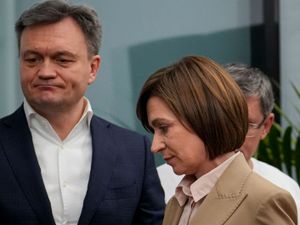 Supporting image for story: Moldovans to choose president in decisive runoff overshadowed by fraud claims