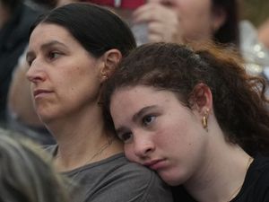 Supporting image for story: Thousands gather at Bondi Beach to mourn victims of antisemitic attack