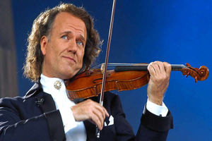 Supporting image for story: Dudley and Walsall cinema sites offer festive treats