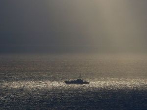 Supporting image for story: Suspected people smugglers to face travel and phone bans under new laws