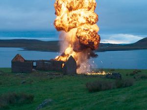 Supporting image for story: Shetland leaves viewers with an explosive cliffhanger