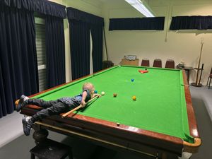 Supporting image for story: Two-year-old snooker prodigy secures two Guinness World Records for trick shots