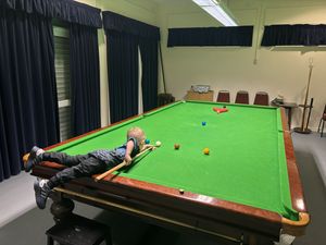 Supporting image for story: Two-year-old snooker prodigy secures two Guinness World Records for trick shots