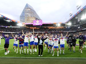 Supporting image for story: Fara Williams hopeful Sarina Wiegman will sign new contract as England manager