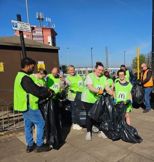 McDonald's crew members taking part in The Great British Spring Clean
