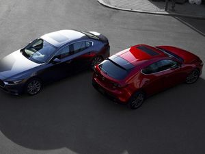 Supporting image for story: Clever new engine and smart look for Mazda 3