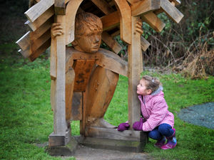 Supporting image for story: Casi marvels at new refugee sculpture