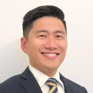 Mr Aaron NG carried out the surgery on Dr Lindsay.