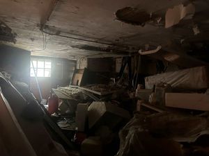 Supporting image for story: Inside huge detached house in leafy suburb for sale but in need of 'complete renovation' 