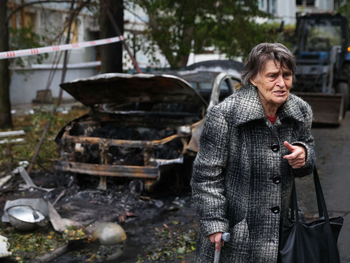 Deadly night-time Russian barrage hits Ukraine