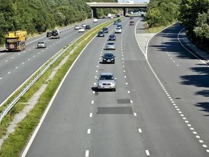 Supporting image for story: Nearly half of British motorists admit to being middle-lane hoggers