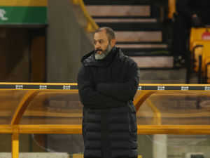 Supporting image for story: Nuno: More Wolves players must start chipping in