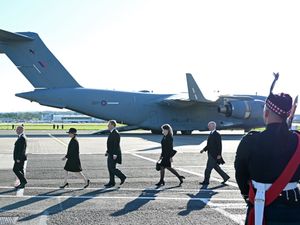 Supporting image for story: Nearly six million attempt to follow Queen’s coffin on flight tracking website