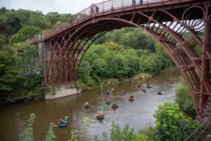 B&DWM - SGB-53285- The Coracle Trust enjoys time out on the river Severn