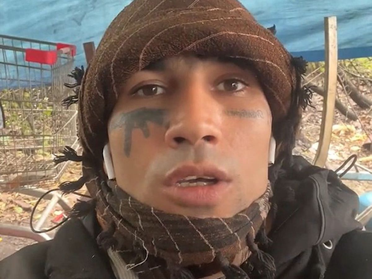 Migrant who threatened to kill Nigel Farage gave police false name, court told