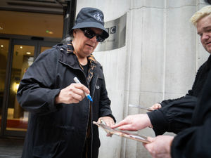 Supporting image for story: Duran Duran reuniting with original guitarist for album