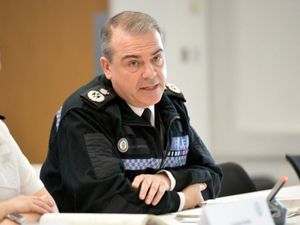 Supporting image for story: Record 999 calls as pressure piles on West Midlands Police