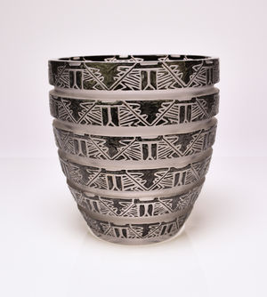 A René Lalique 'Lagamar' vase that sold for £4,400.