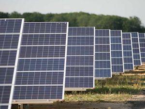 Supporting image for story: Poll: Is the government right to cut subsidies for solar panels?