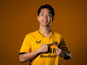 Supporting image for story: Wolves sign Japanese midfielder Hayao Kawabe for £500k